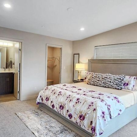 West Seattle'S Modern Townhome Екстериор снимка