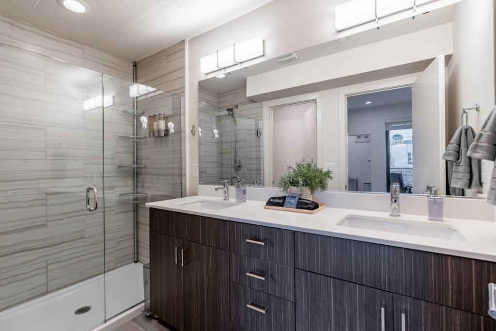 West Seattle'S Modern Townhome Екстериор снимка