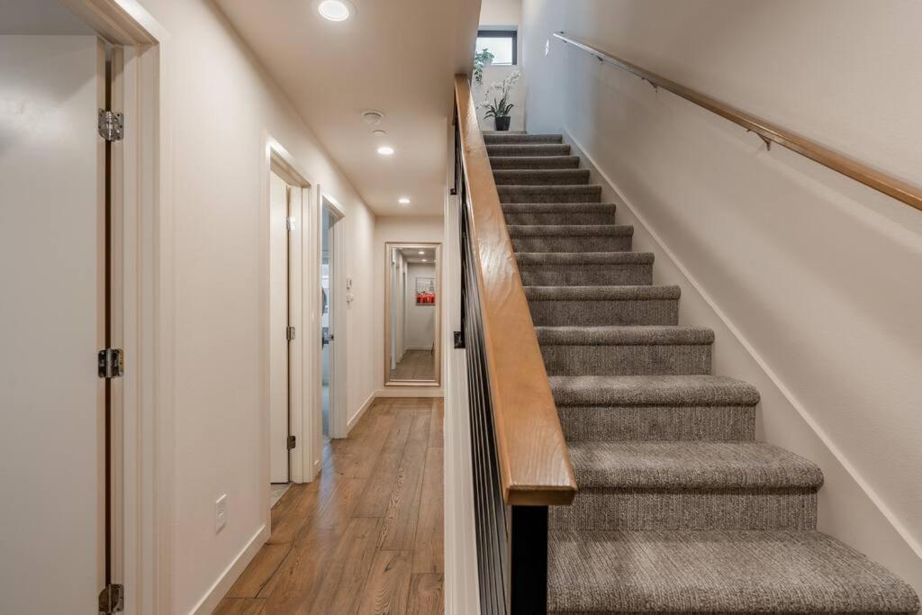 West Seattle'S Modern Townhome Екстериор снимка