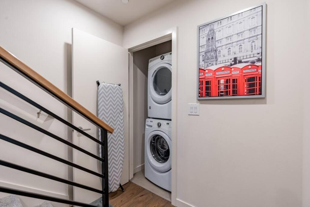 West Seattle'S Modern Townhome Екстериор снимка