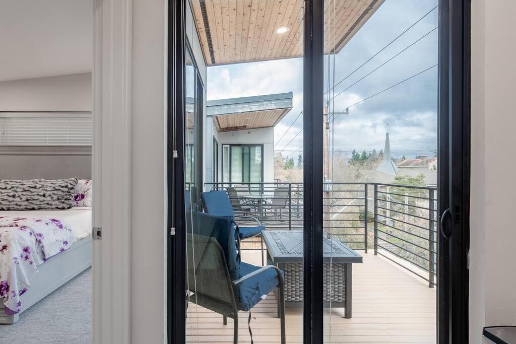 West Seattle'S Modern Townhome Екстериор снимка