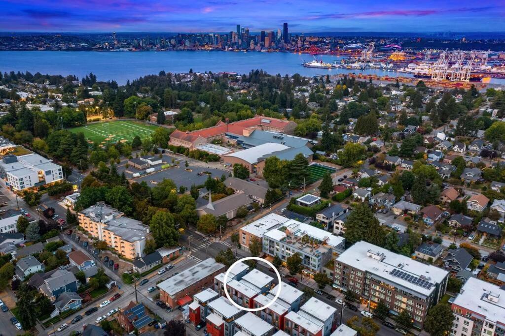 West Seattle'S Modern Townhome Екстериор снимка
