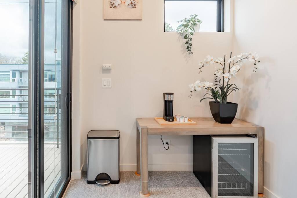 West Seattle'S Modern Townhome Екстериор снимка